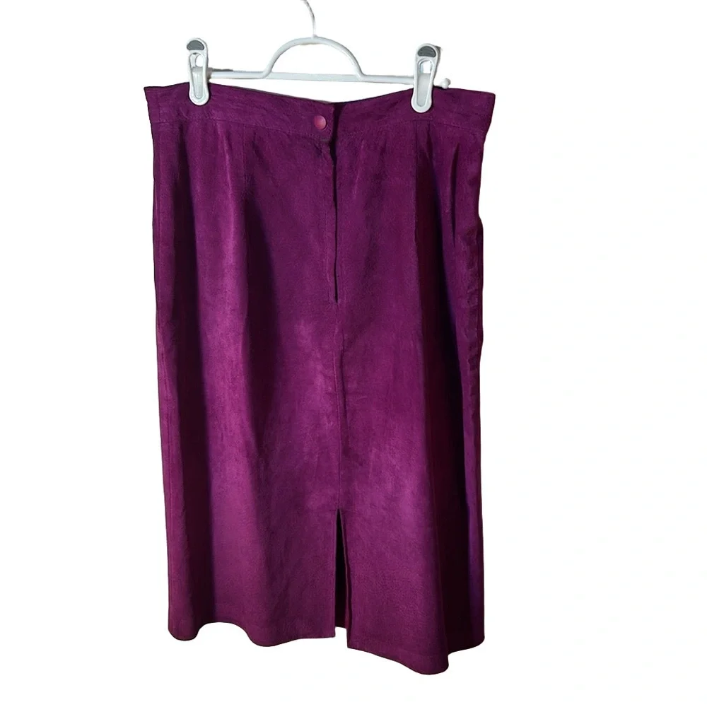 Danier Magenta Pencil Skirt - Picture 4 of 9